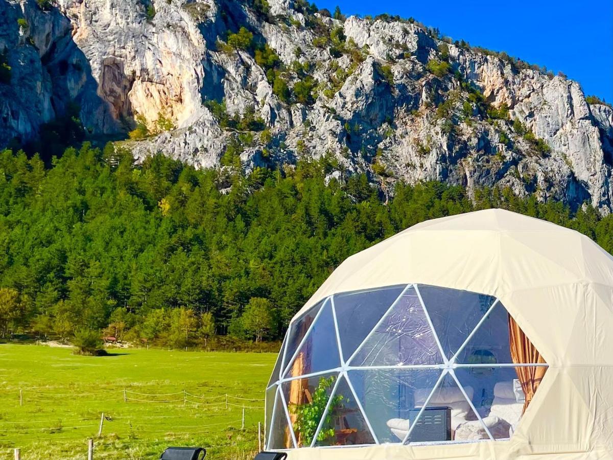 Tente de luxe Glamping Hohe Wand - Zelt Mit Sternenfenster Und Whirlpool